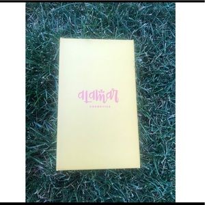 Reina Del Caribe Eyeshadow Palette